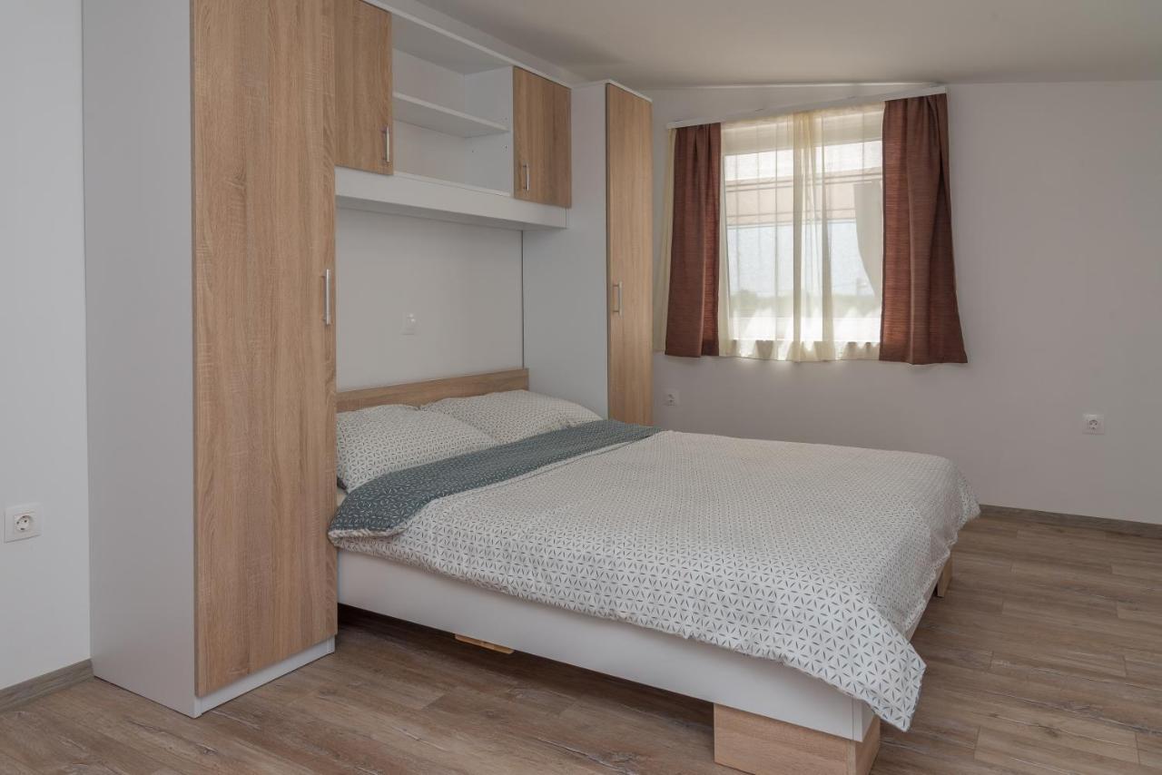 Apartmani Krzak Nin Exterior photo