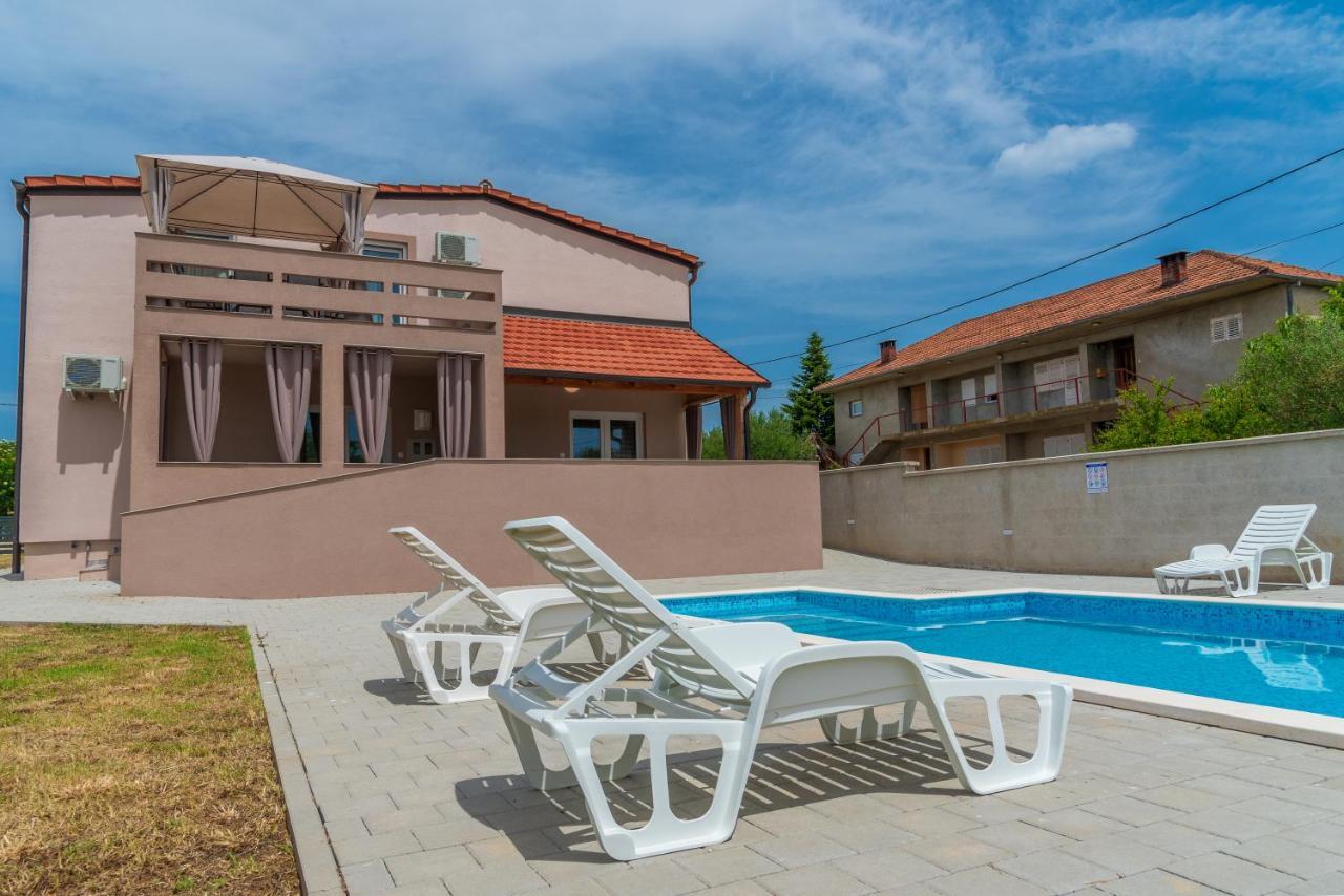 Apartmani Krzak Nin Exterior photo